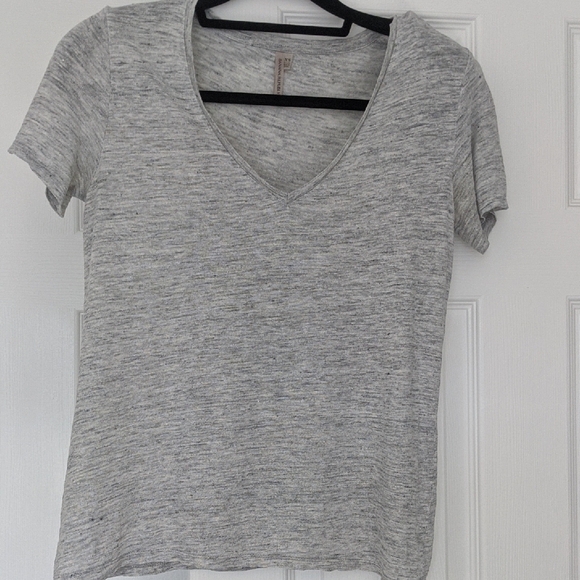Banana Republic Heather Gray V-Neck Tee - Picture 1 of 7